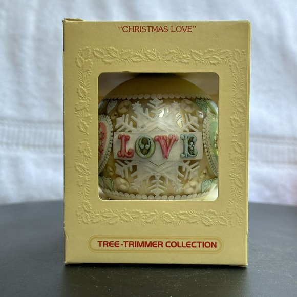 Christmas Love Tree Trimmer Collection - Hallmark Christmas Ornament from 1980 - Picture 3 of 6